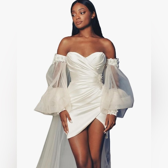 Dresses & Skirts - Strapless Short Wedding Dress with Detachable Sleeve Satin Mini Bridal Gowns